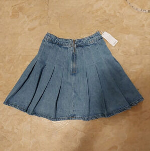 Arden pleated  mini skirt nwt size XS